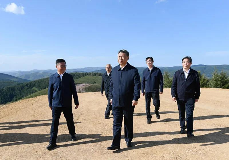 习近平：贯彻新发展理念弘扬塞罕坝精神 努力完成全年经济社会发展主要目标任务